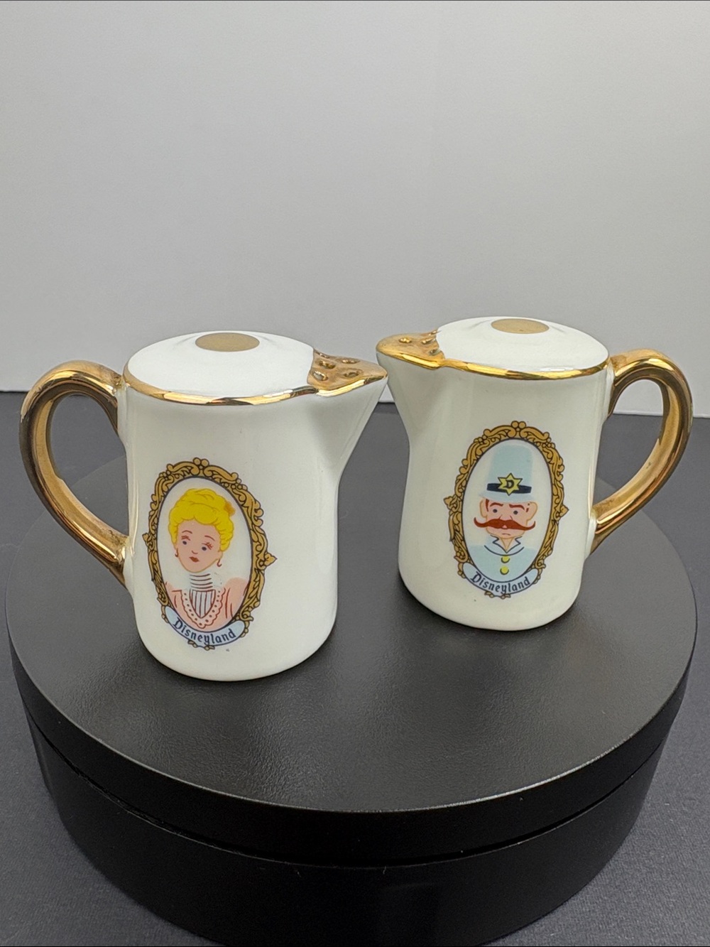 Disneyland Mini Teapot Salt & Pepper Shakers Set Disney Castle